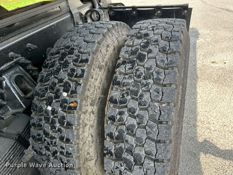 image for item NQ9866 2010 International WorkStar 7400  dump truck