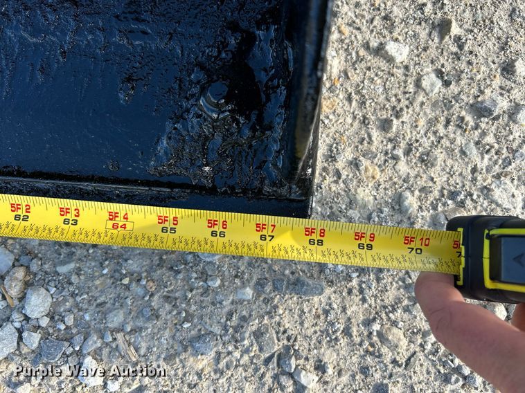 image for item NQ9868 2013 Takeuchi TL12  tracked skid steer loader