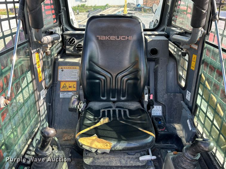 image for item NQ9868 2013 Takeuchi TL12  tracked skid steer loader