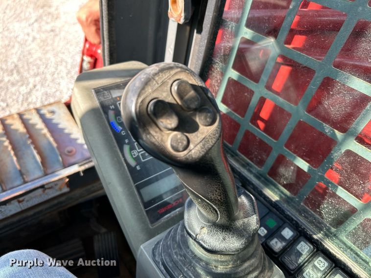 image for item NQ9868 2013 Takeuchi TL12  tracked skid steer loader