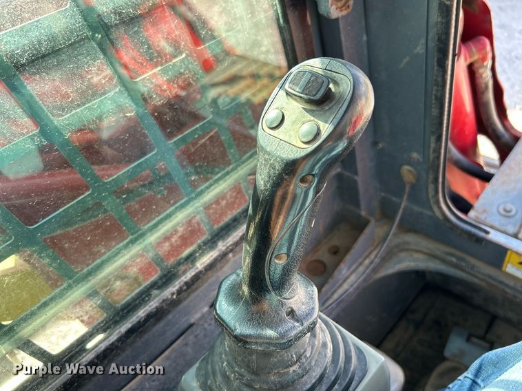 image for item NQ9868 2013 Takeuchi TL12  tracked skid steer loader