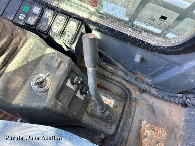 image for item NQ9868 2013 Takeuchi TL12  tracked skid steer loader