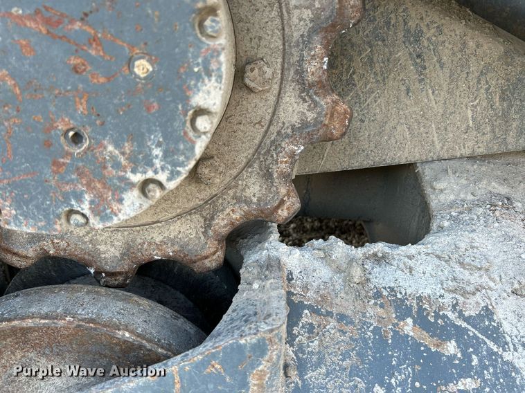 image for item NQ9868 2013 Takeuchi TL12  tracked skid steer loader