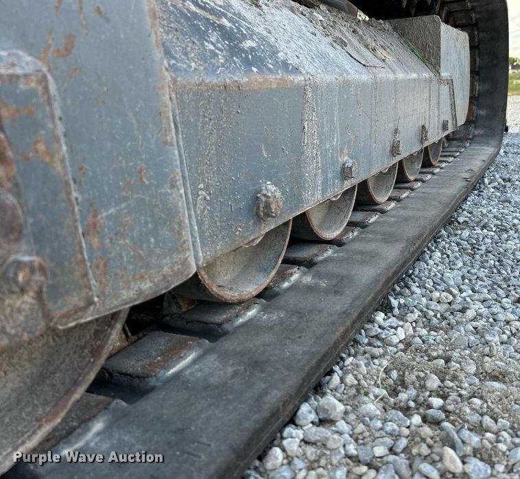 image for item NQ9868 2013 Takeuchi TL12  tracked skid steer loader