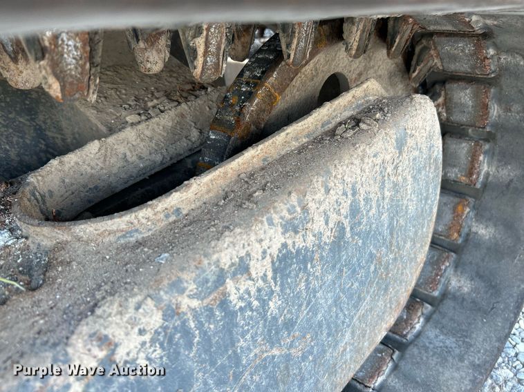 image for item NQ9868 2013 Takeuchi TL12  tracked skid steer loader