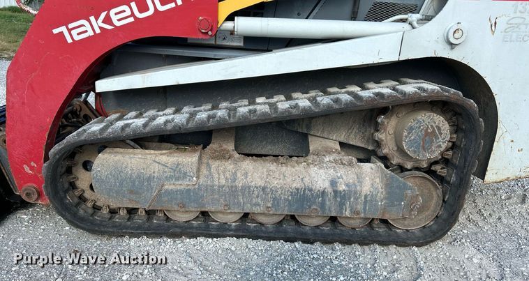 image for item NQ9868 2013 Takeuchi TL12  tracked skid steer loader