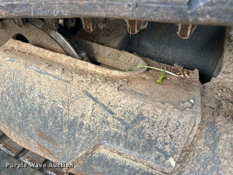 image for item NQ9868 2013 Takeuchi TL12  tracked skid steer loader