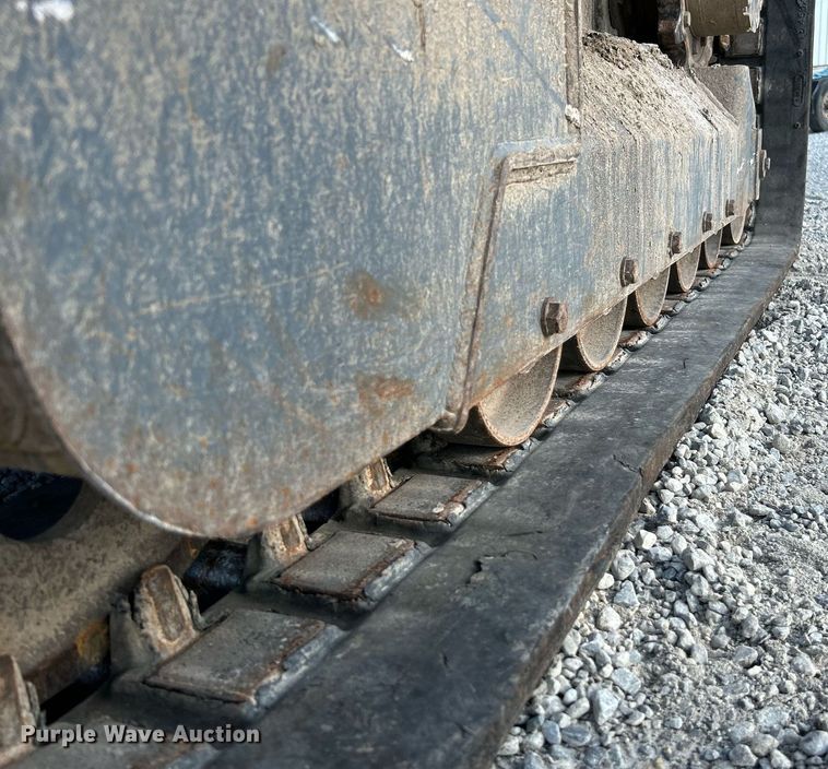 image for item NQ9868 2013 Takeuchi TL12  tracked skid steer loader