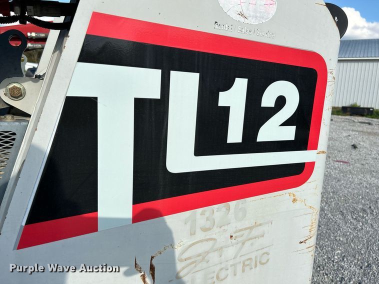 image for item NQ9868 2013 Takeuchi TL12  tracked skid steer loader