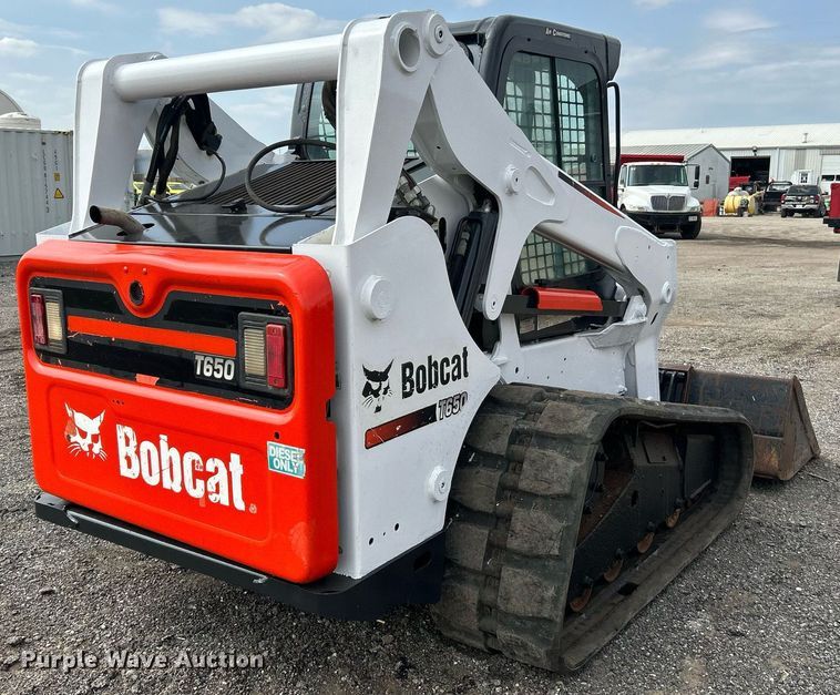 image for item NQ9876 2011 Bobcat T650  tracked skid steer loader