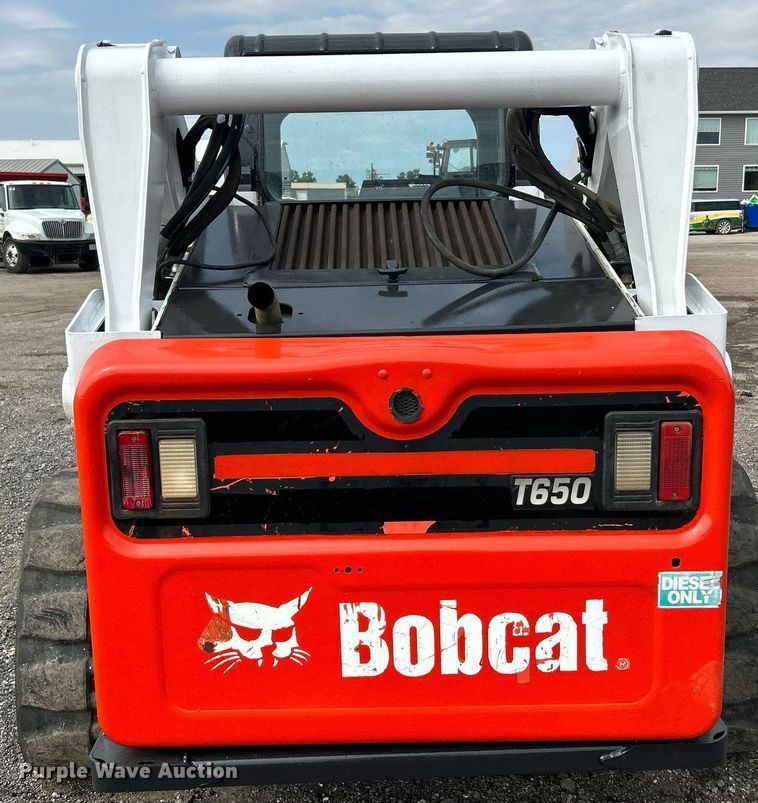 image for item NQ9876 2011 Bobcat T650  tracked skid steer loader