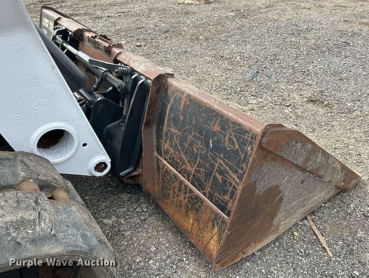 image for item NQ9876 2011 Bobcat T650  tracked skid steer loader