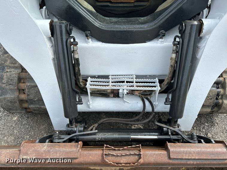 image for item NQ9876 2011 Bobcat T650  tracked skid steer loader