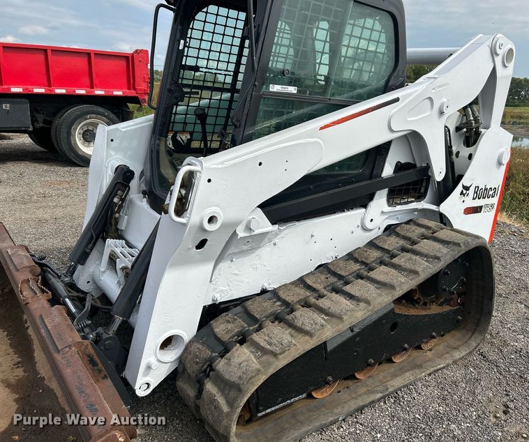 image for item NQ9876 2011 Bobcat T650  tracked skid steer loader