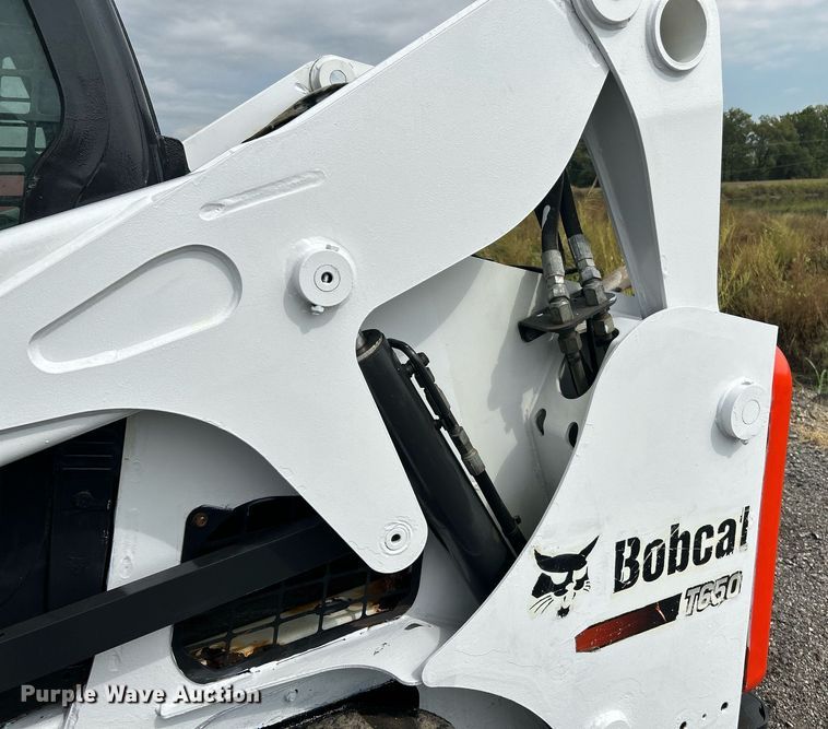 image for item NQ9876 2011 Bobcat T650  tracked skid steer loader