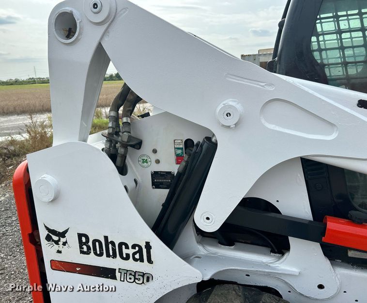 image for item NQ9876 2011 Bobcat T650  tracked skid steer loader