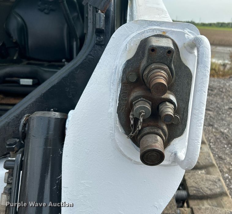 image for item NQ9876 2011 Bobcat T650  tracked skid steer loader