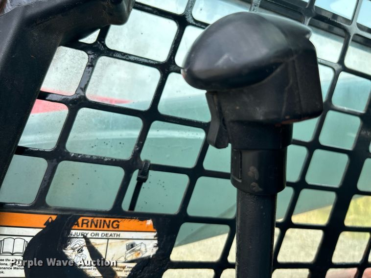 image for item NQ9876 2011 Bobcat T650  tracked skid steer loader