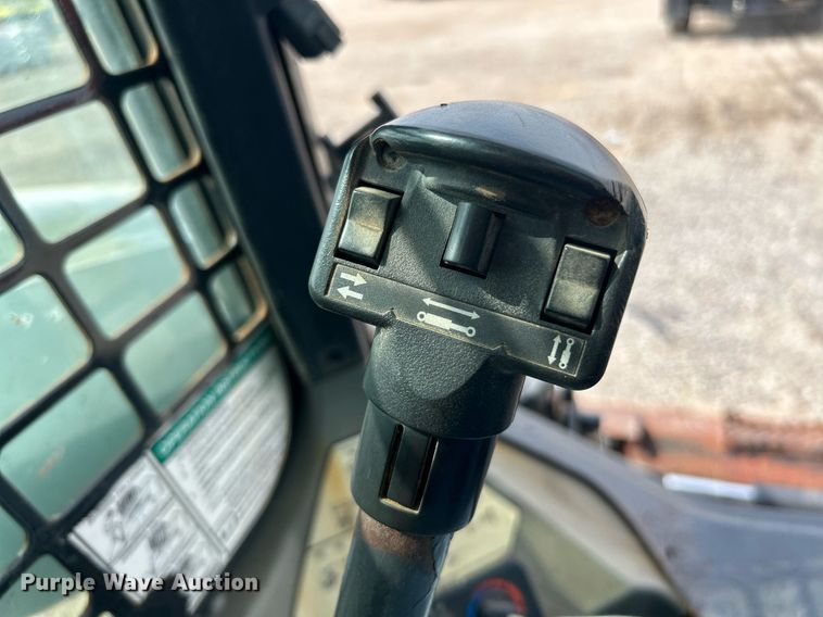 image for item NQ9876 2011 Bobcat T650  tracked skid steer loader