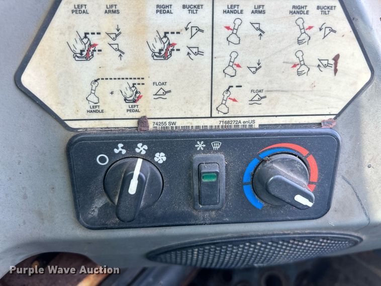 image for item NQ9876 2011 Bobcat T650  tracked skid steer loader