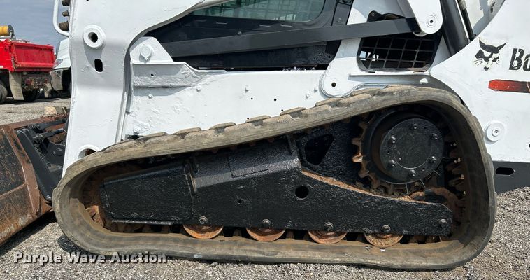 image for item NQ9876 2011 Bobcat T650  tracked skid steer loader