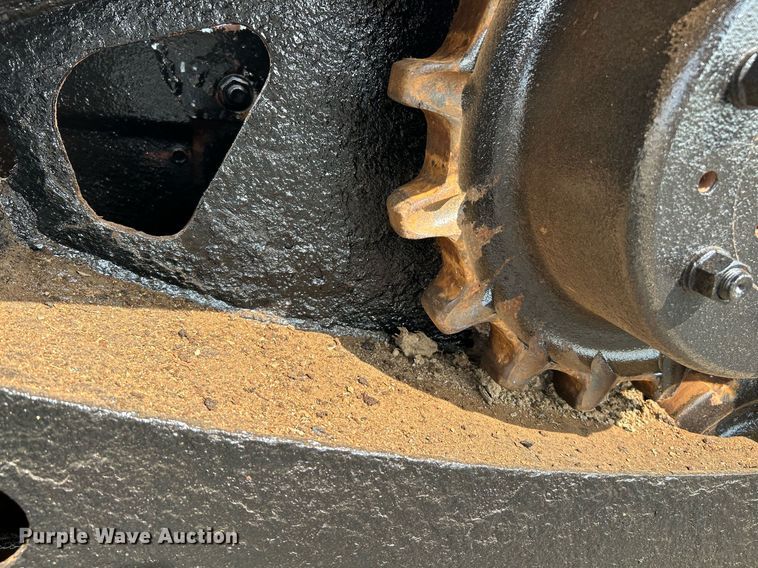 image for item NQ9876 2011 Bobcat T650  tracked skid steer loader