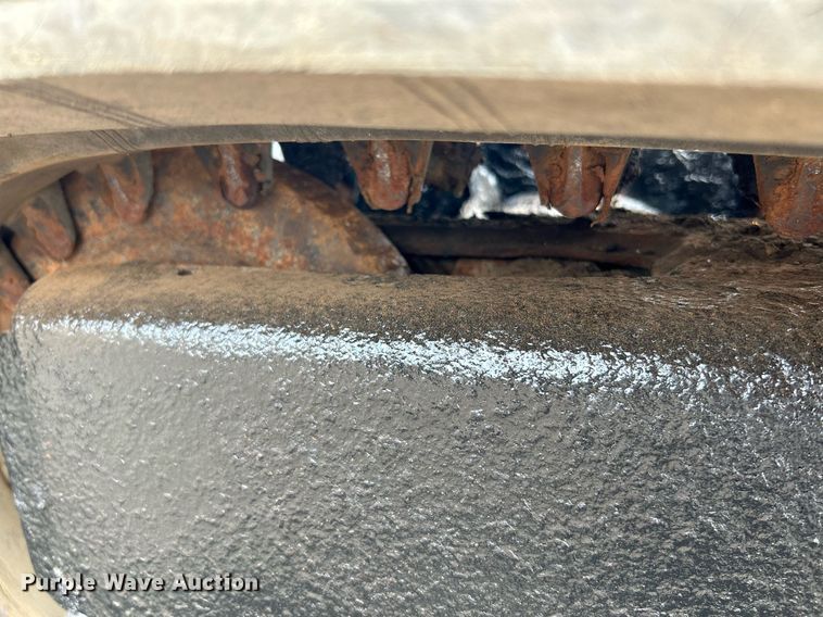 image for item NQ9876 2011 Bobcat T650  tracked skid steer loader