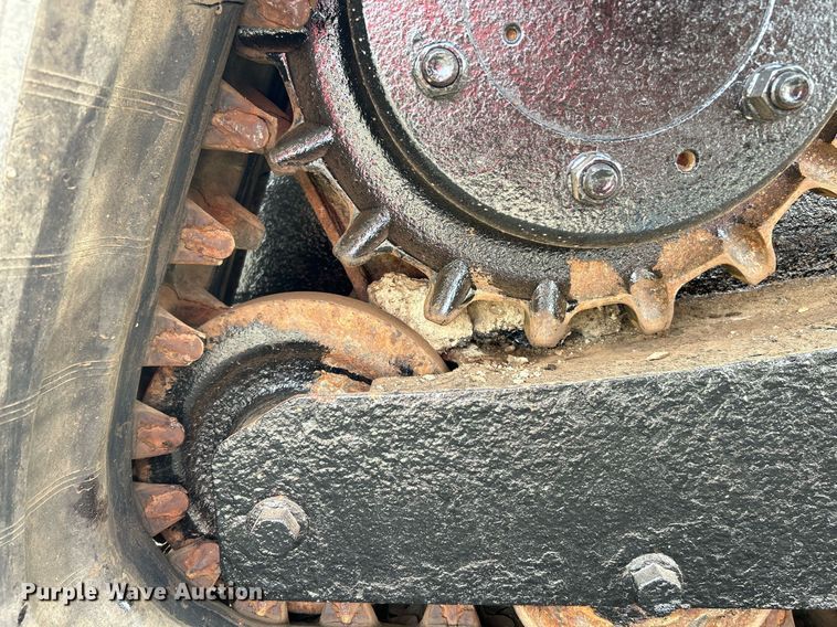 image for item NQ9876 2011 Bobcat T650  tracked skid steer loader