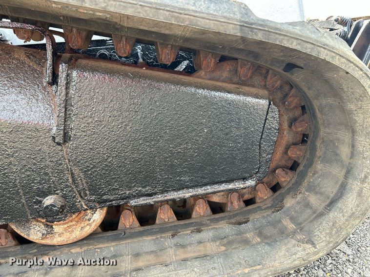 image for item NQ9876 2011 Bobcat T650  tracked skid steer loader