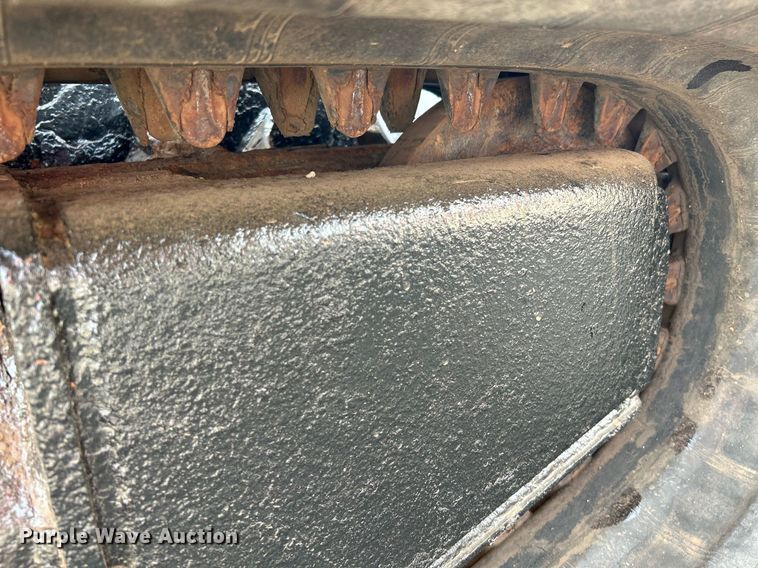 image for item NQ9876 2011 Bobcat T650  tracked skid steer loader