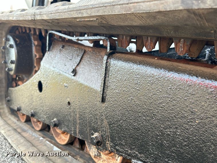 image for item NQ9876 2011 Bobcat T650  tracked skid steer loader