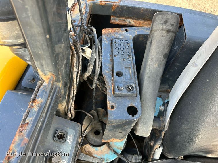 image for item NQ9877 Komatsu PC55MR-2  mini excavator