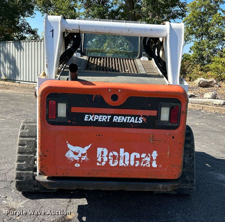 image for item NQ9887 2016 Bobcat T650  tracked skid steer loader