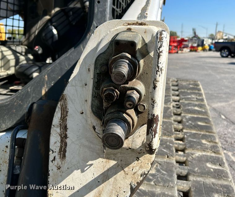 image for item NQ9887 2016 Bobcat T650  tracked skid steer loader