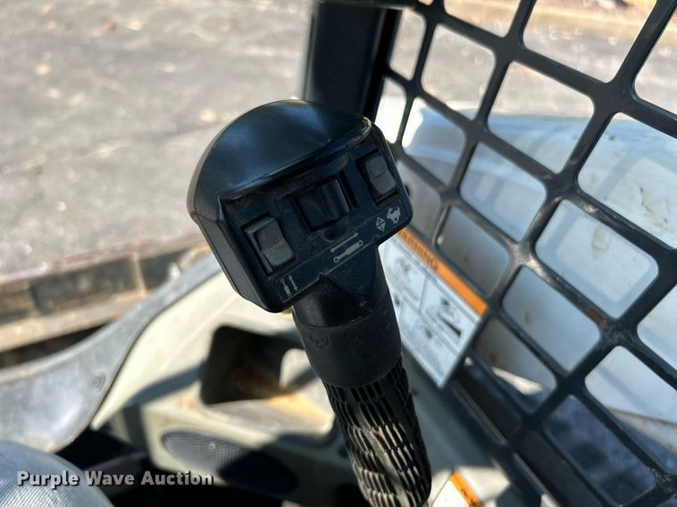 image for item NQ9887 2016 Bobcat T650  tracked skid steer loader