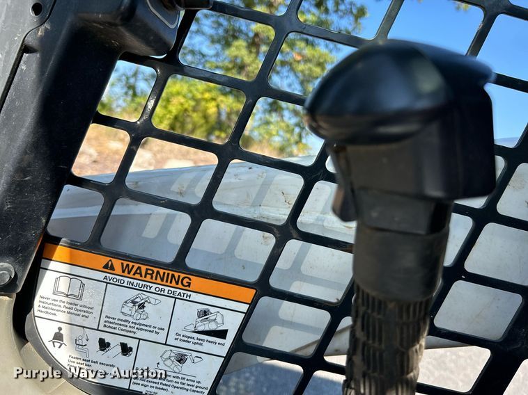 image for item NQ9887 2016 Bobcat T650  tracked skid steer loader