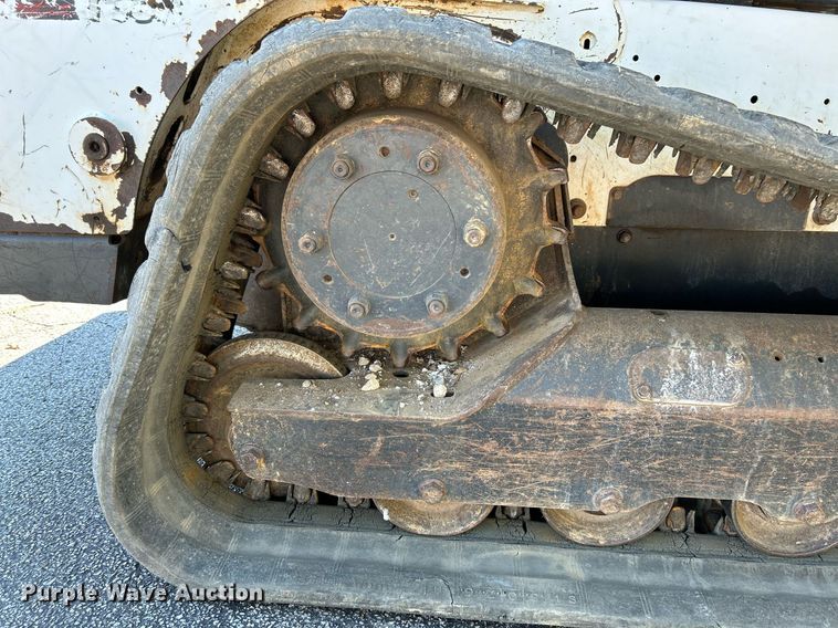 image for item NQ9887 2016 Bobcat T650  tracked skid steer loader