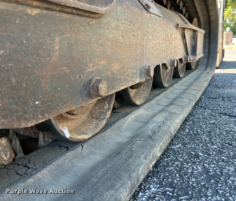 image for item NQ9887 2016 Bobcat T650  tracked skid steer loader