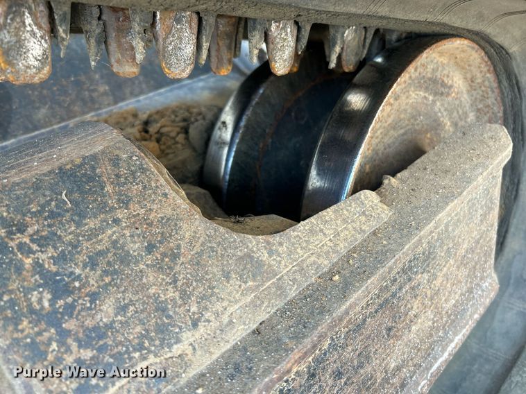 image for item NQ9887 2016 Bobcat T650  tracked skid steer loader