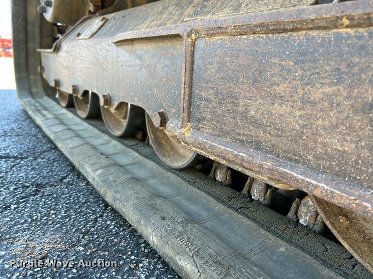 image for item NQ9887 2016 Bobcat T650  tracked skid steer loader