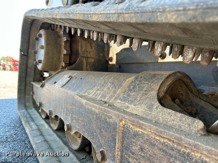 image for item NQ9887 2016 Bobcat T650  tracked skid steer loader