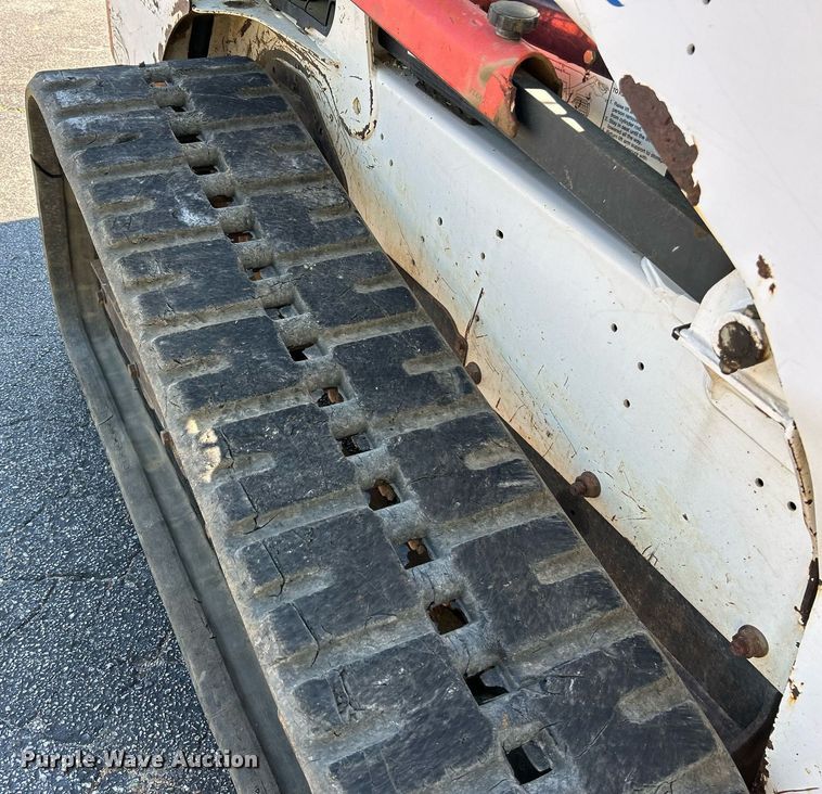 image for item NQ9887 2016 Bobcat T650  tracked skid steer loader