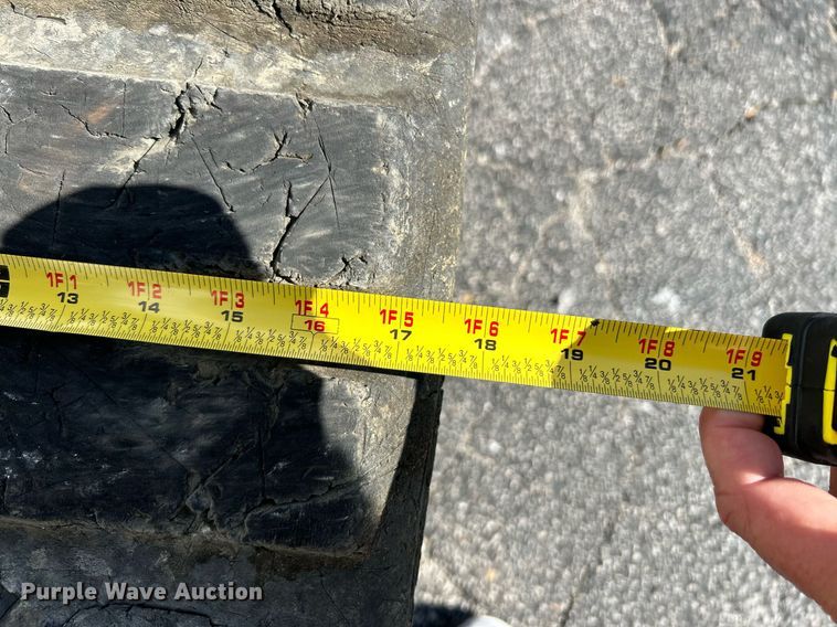 image for item NQ9887 2016 Bobcat T650  tracked skid steer loader