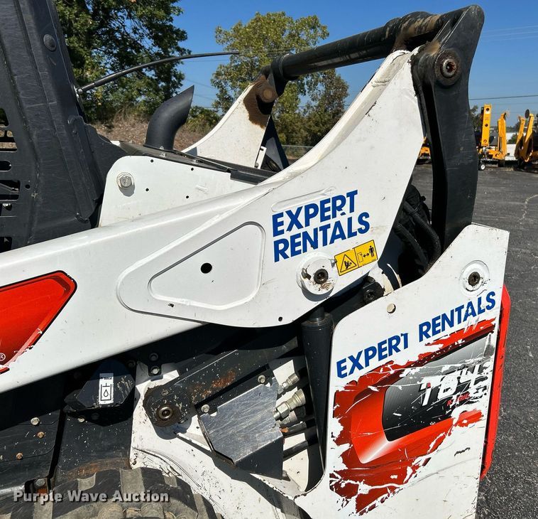 image for item NQ9888 2020 Bobcat T64  tracked skid steer loader