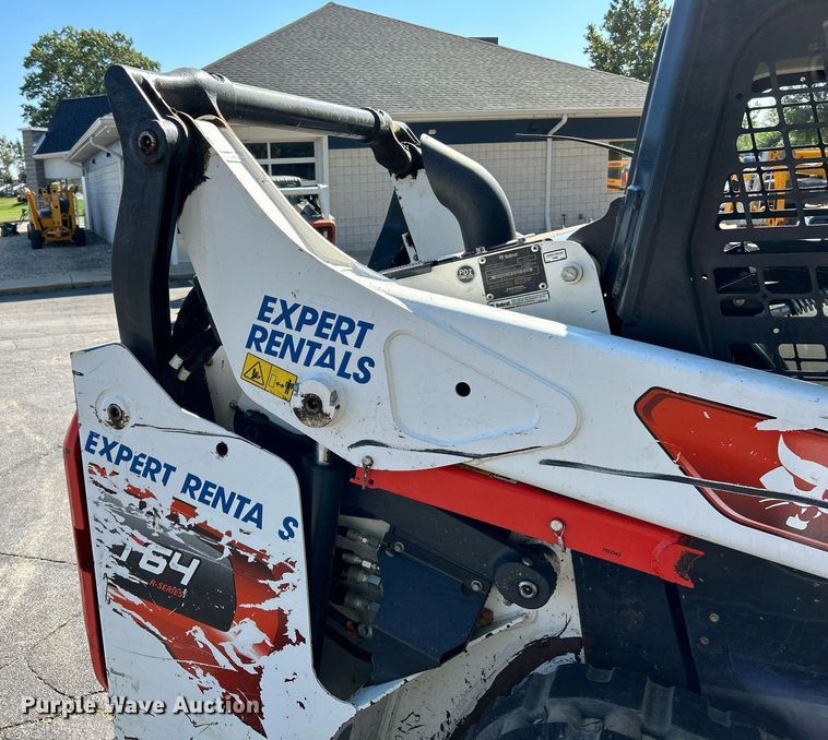 image for item NQ9888 2020 Bobcat T64  tracked skid steer loader