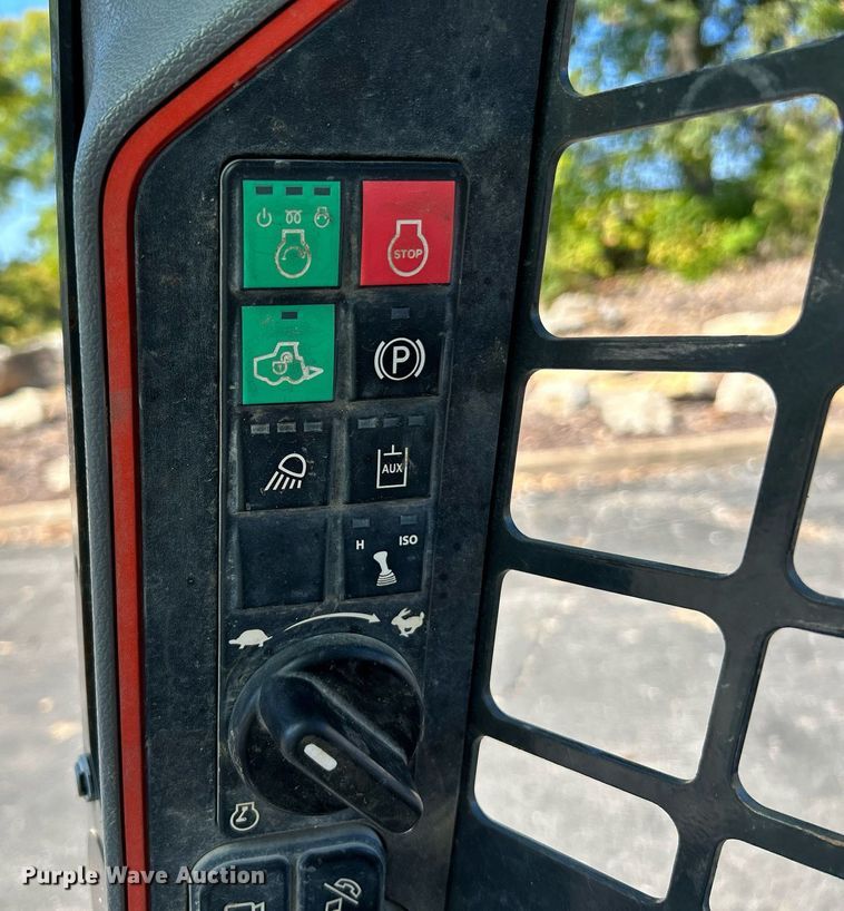 image for item NQ9888 2020 Bobcat T64  tracked skid steer loader