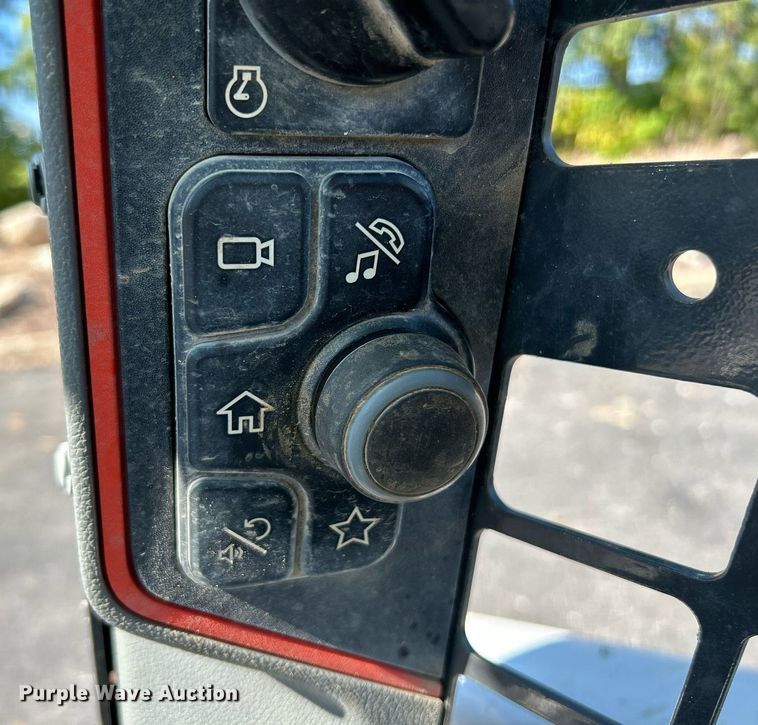 image for item NQ9888 2020 Bobcat T64  tracked skid steer loader