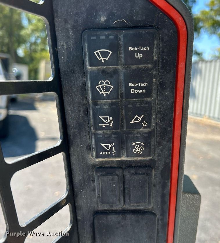 image for item NQ9888 2020 Bobcat T64  tracked skid steer loader