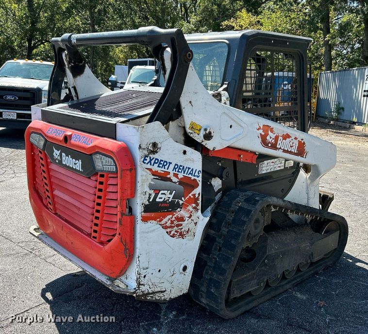 image for item NQ9889 2020 Bobcat T64  tracked skid steer loader