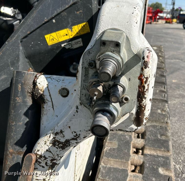 image for item NQ9889 2020 Bobcat T64  tracked skid steer loader